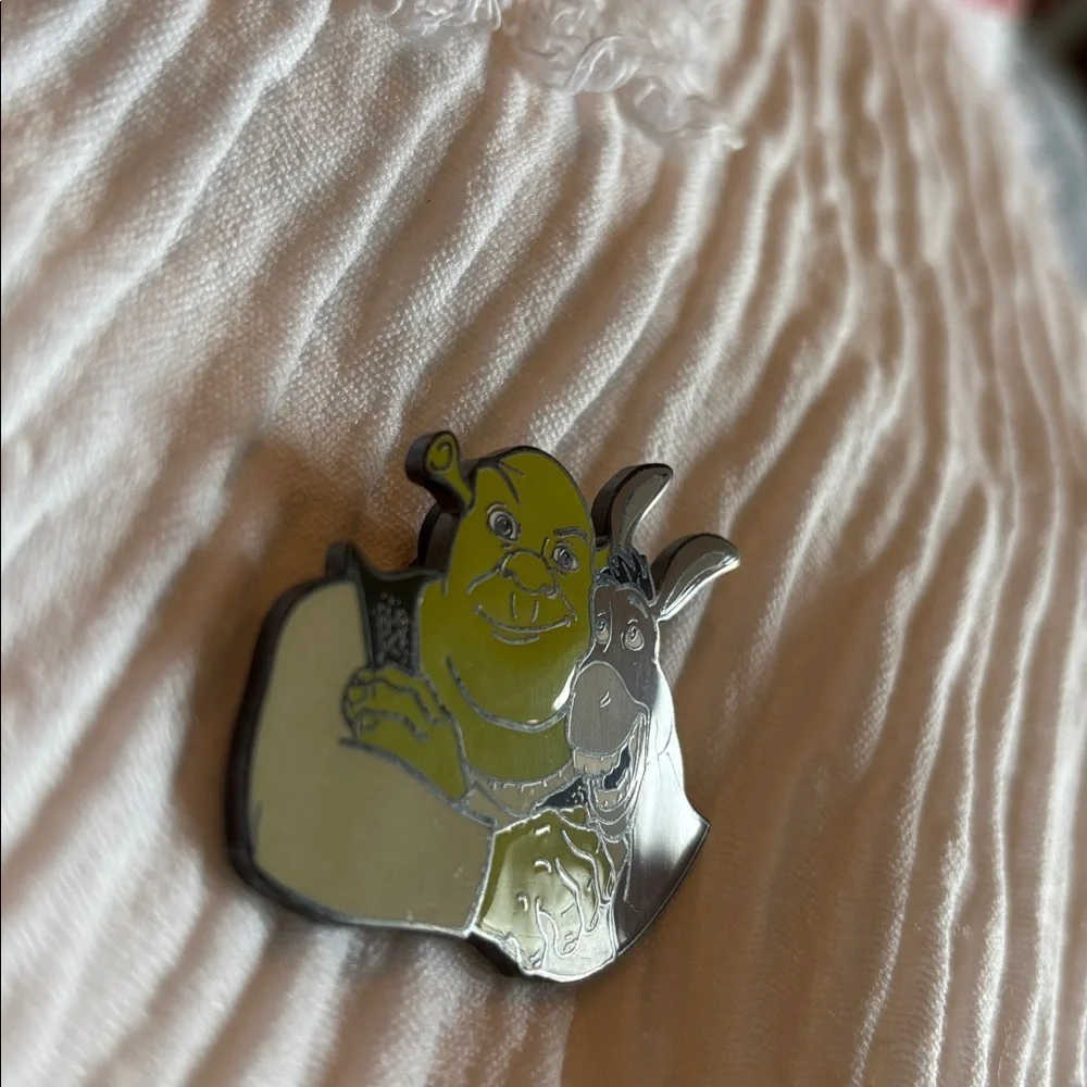 Universal Studios 2005 Shrek and Donkey vintage rare collectable pin - Picture 2 of 9